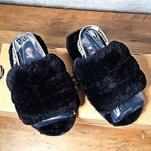 NEW UGG Fluff Skides
